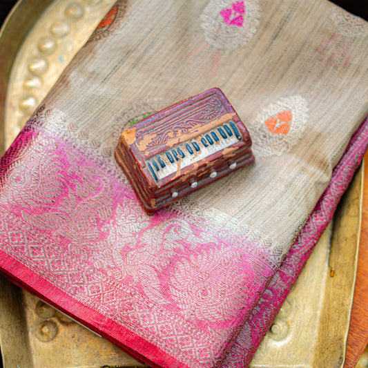 Baswara - Golden & Red