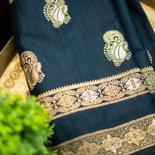 Self Khaddi - Black & Golden