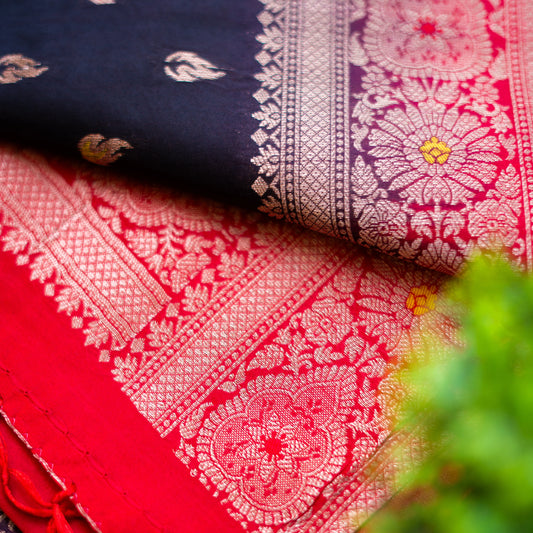 Khaddi  - Black & Red